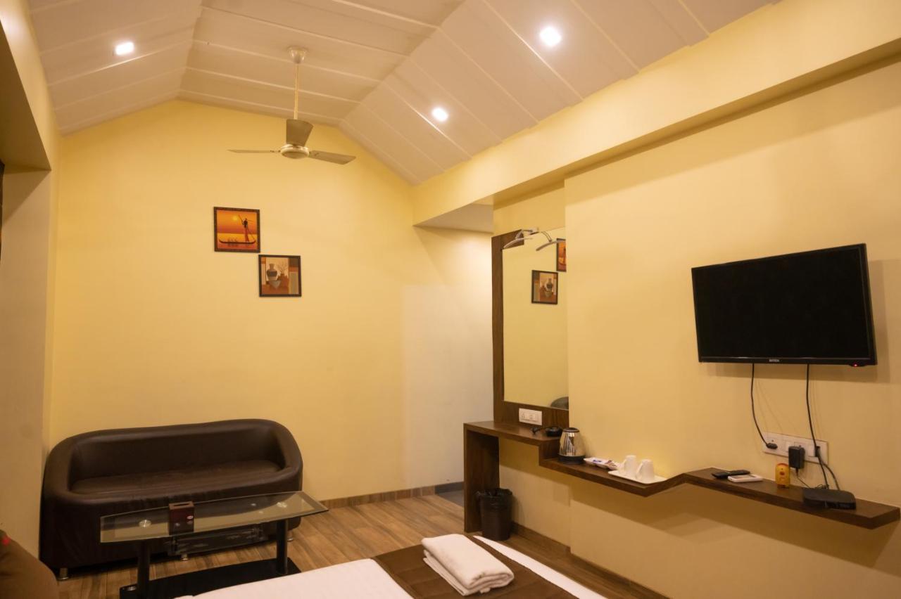 Vijaya Hill View Residency Hotel Navi Mumbai Exterior photo